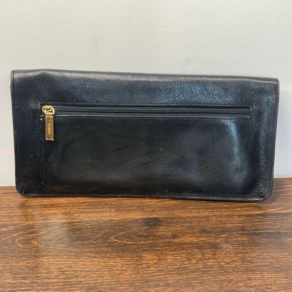 Hobo Women's Solid Twist Lock Closure Leather Wallet Clutch Black - Picture 6 of 11